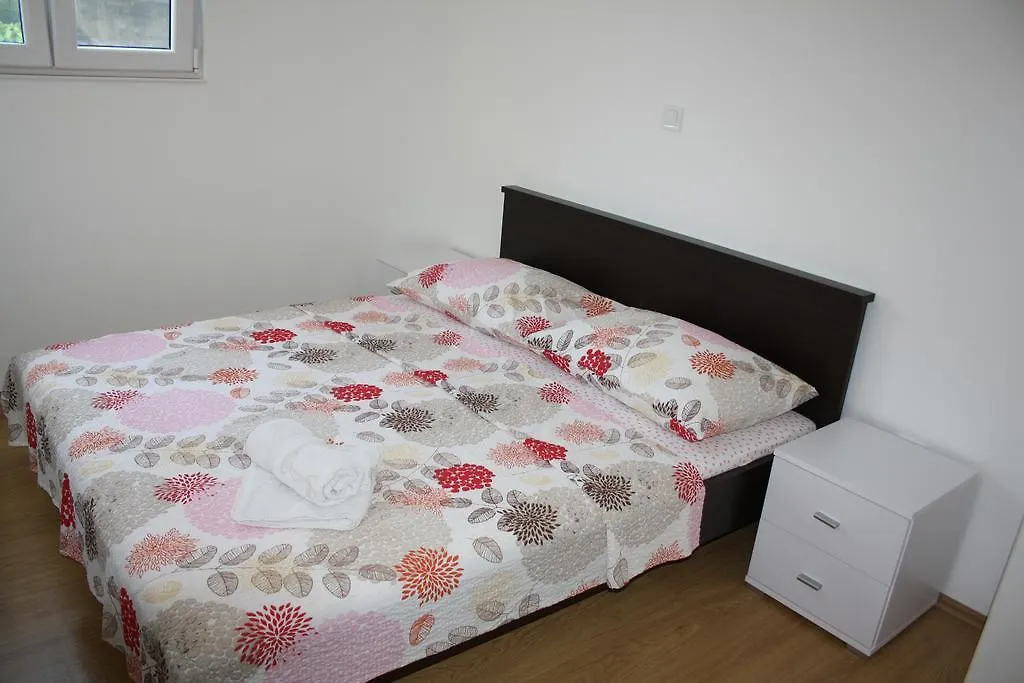 Apartments Šuker Trogir 0*,