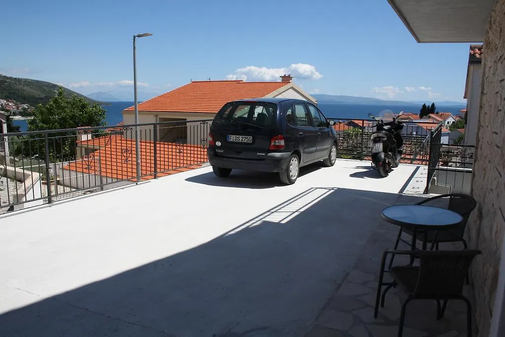 Apartments Suker Trogir